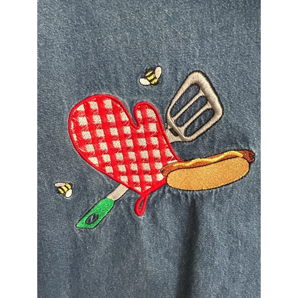 Vintage Mandal Bay BBQ Embroidered Denim Shirt - XL - Rare 90s Kitschy Vintage - Picture 2 of 7